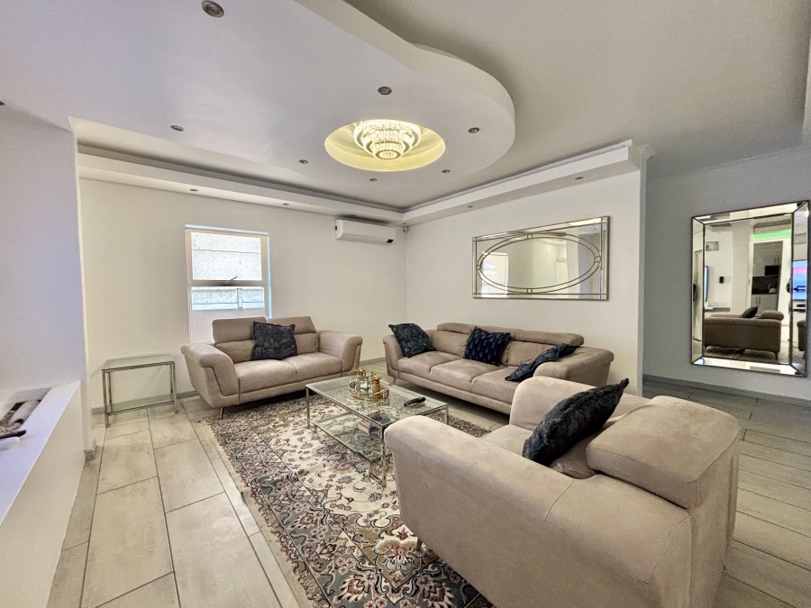 To Let 3 Bedroom Property for Rent in Parklands Western Cape